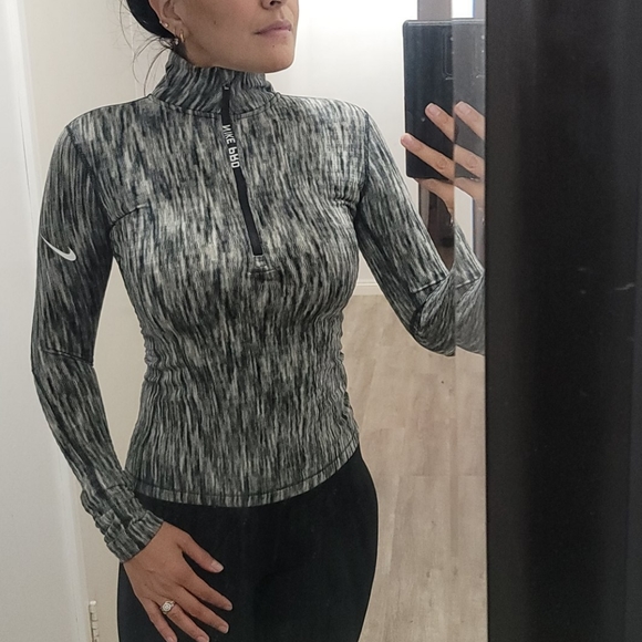 Nike workout zip pull over sweater